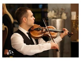Профессиональный скрипач на Ваш праздник (Киев)