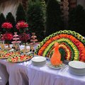 Украшение стола, фруктовая пальма,шоколадный фонтан, выездная церемония, кейтеринг. (Донецк)