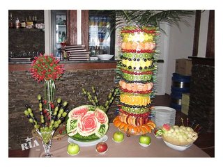 Кейтеринг,Фруктовый стол, шоколадный фонтан,фруктовая пальма Донецк, (Киев)