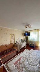 Продам 3-кімнатну квартиру, 60/43/6 м², Рівне, Корольова.