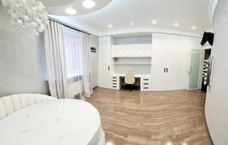 Продам 4-кімнатну квартиру, 150 м², Дніпро, Центр, Європейська.