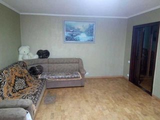 Продам 2-комнатную квартиру, 68 м², Днепр, Бажова.