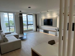 Продам 2-комнатную квартиру, 100 м², Днепр, Центр, Набережна Січеславська.