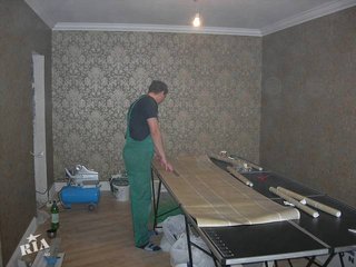Поклейка текстильных дизайнерских обоев. Качество и гарантия (Киев)