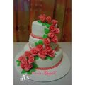 Свадебный 3-х ярусный торт с каскадной веткой роз (Киев)