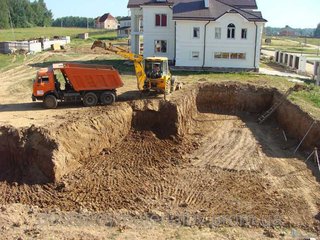 Копание котлованов, разработка грунта (Донецьк)