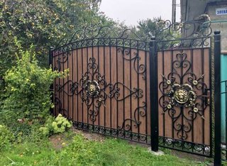 Металовироби. Установка та виготовлення відкатних воріт, навісів (Кривий Ріг)