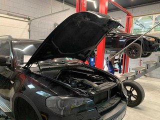 Грузоперевозки Запорожье (067) 379-72-77 Предлагаем услуги перевозки грузов по Запорожью и по Украине. Перевозка: -мебели -холодильников -домашних вещей -пианино -стройматериалов -торгового и промышленного оборудования -товара из склада или магазина (Запоріжжя)