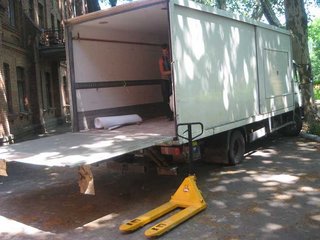 Специализированные транспортные услуги по перевозке мебели (Одесса)